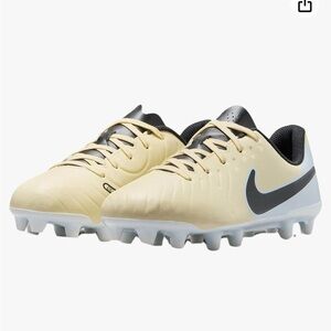 Nike Tiempo jr cleats size 5Y